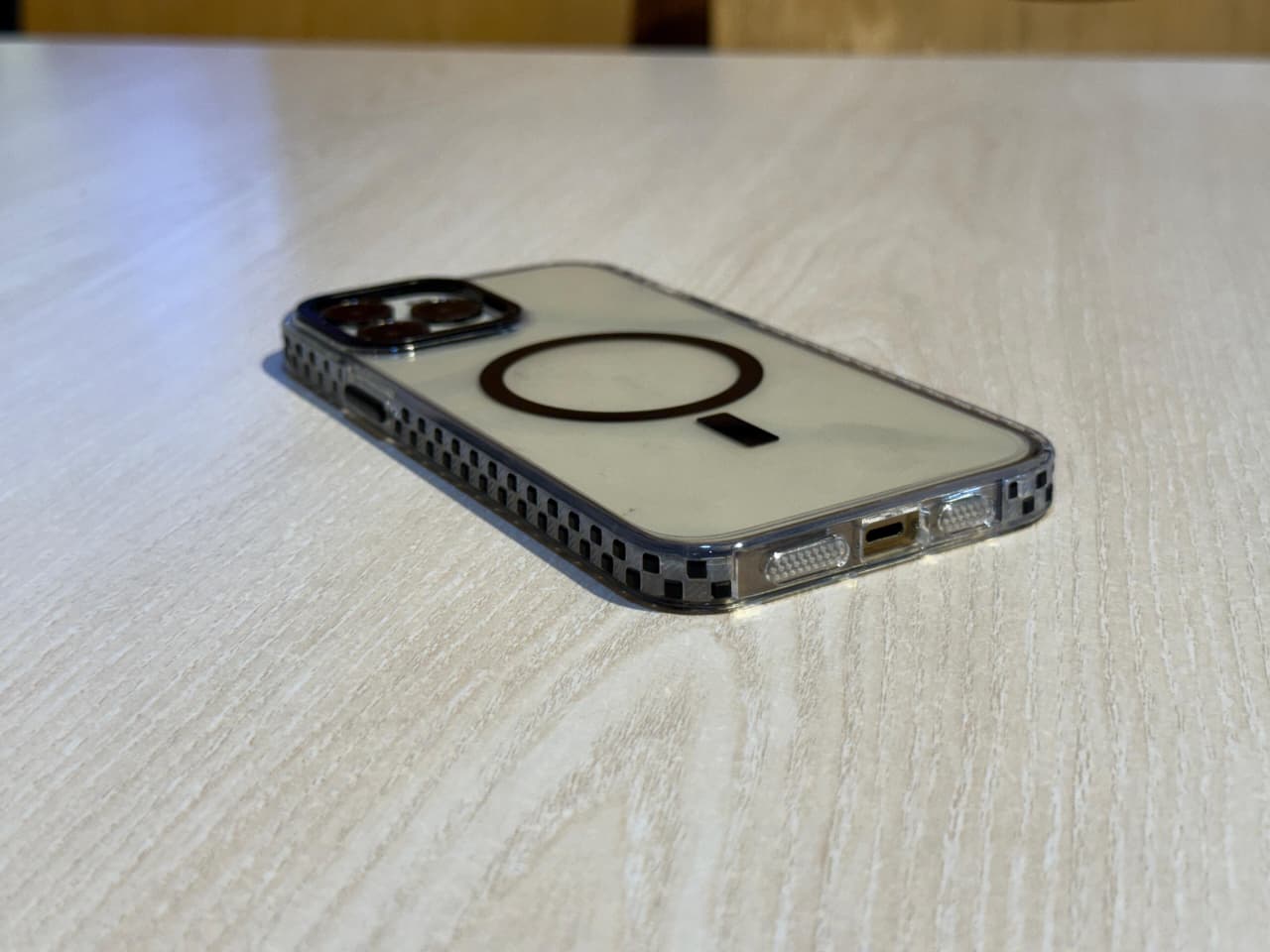 Luxury Shockproof MagSafe Clear Case – For iPhone4